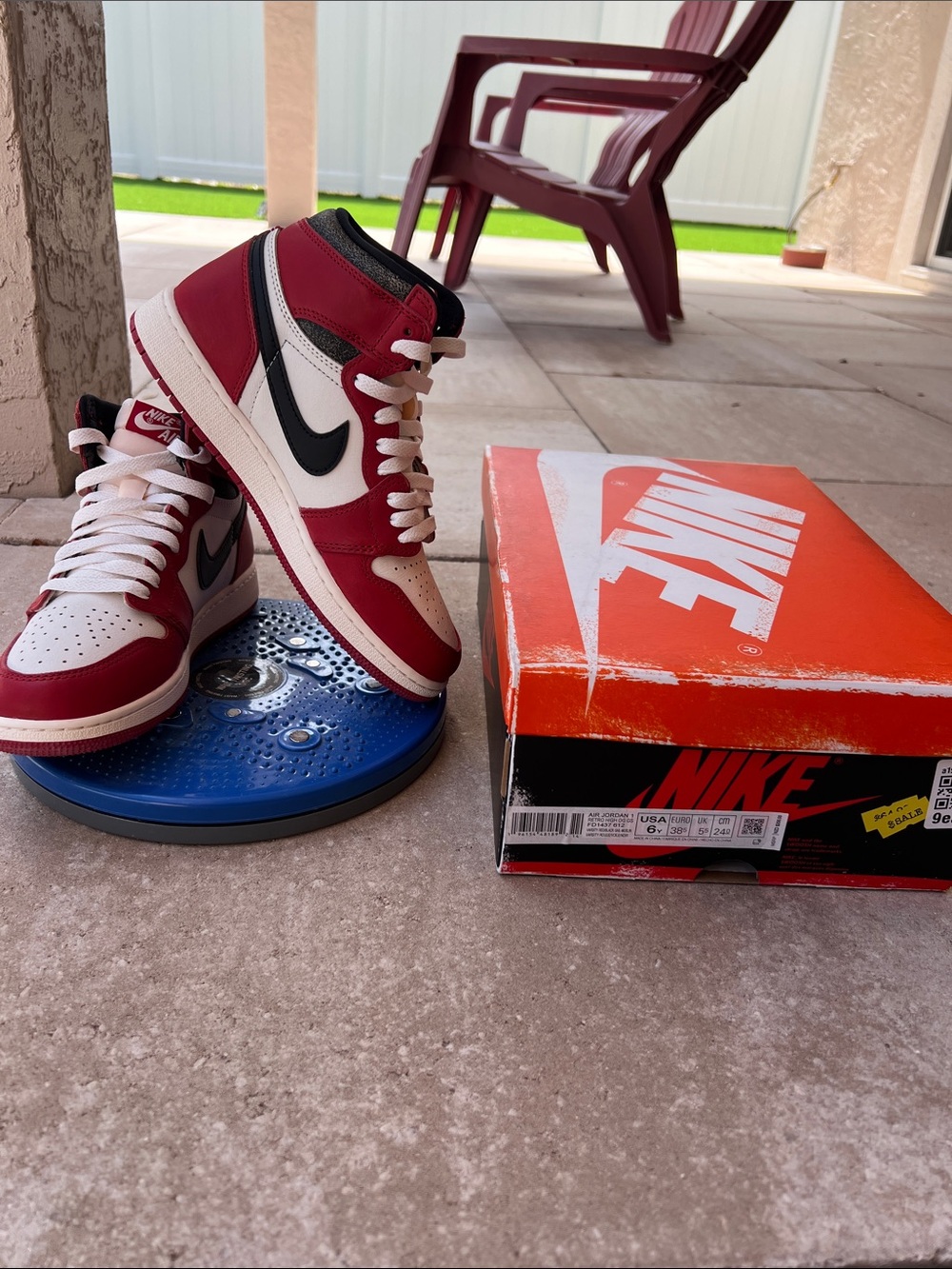 Air Jordan 1 Retro High OG GS - Varsity Red/Blk - Size 6Y  - FD1437 612
